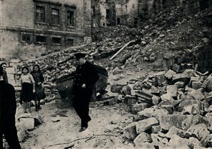 Churchill Visits Battered Malta by Unbekannt