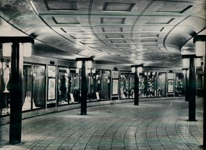 Circulating Area of Piccadilly Circus Station by Unbekannt