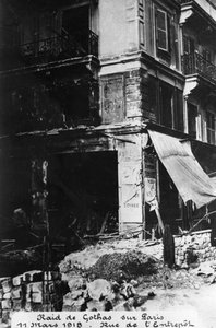 Damage after a raid by German Gotha bombers, Paris, 11th March 1918 by Unbekannt
