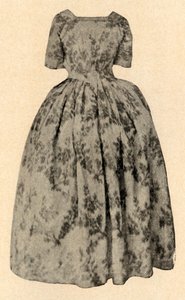 Dress of Buff Chine Silk, Worn by Lady Stuart in Barbados Colony by Unbekannt