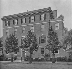 Entrance Front on East 57th Street, House of Mrs WK Vanderbilt, New York City by Unbekannt