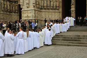 Entrance Procession, Episcopal Ordination, Amiens Cathedral by Unbekannt