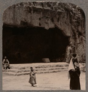 Entrance to the Tombs of the Judges by Unbekannt
