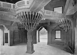 Fatehpur Sikri. Pillar in the Dewan-i-Khas, c1910 by Unbekannt
