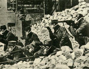 French soldiers wearing gas masks, First World War, c1915, c1920 by Unbekannt