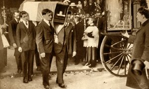 Funeral of Terence MacSwiney, Cork, Ireland by Unbekannt