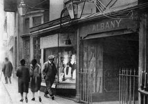 Gatehouse in Vigo Street leading to the Albany chambers, London, 1926-1927