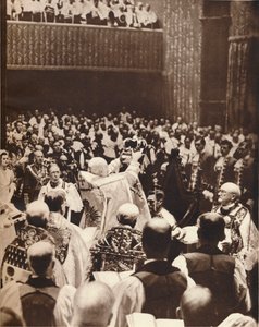 George VI is crowned with St. Edwards Crown on the day of his coronation by Unbekannt