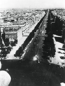 German forces parading along the Champs Elysees, Paris, 14 June 1940 by Unbekannt