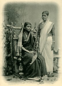 Hindu Ayahs by Unbekannt