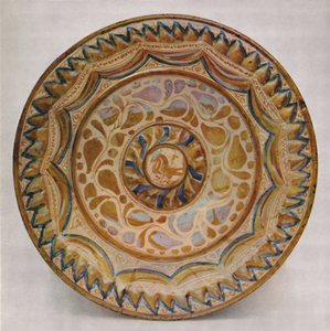 Hispano-Moresque Lustre Dish with Blue Fish-Scale Border by Unbekannt