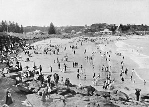 Holiday Time, Coogee Bay by Unbekannt