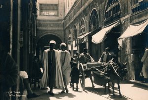 In The Bazaar, Tunis, Egypt by Unbekannt