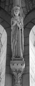 In a warhead fall, the Queen of the Old Testament. Anonymous sculpture. Collegiale Saint Sylvain, Levroux by Unbekannt