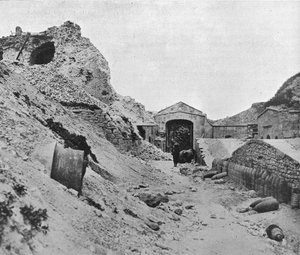 Inside the wrecked fortress of Sedd el Bahr by Unbekannt