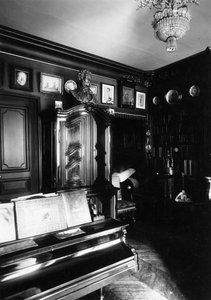 Interior of the Museum of the Author and Historian Alexander Onegin in Paris