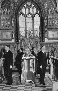 King George V lying in state, Church of St Mary Magdalene, Sandringham, Norfolk by Unbekannt