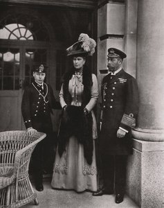 King George and Queen Mary with Their Son Prince Edward, May 1910 by Unbekannt