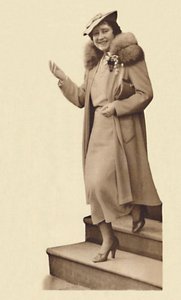 Leaving No. 3 Belgrave Square, for the christening of Princess Alexandra February 9, 1937 by Unbekannt