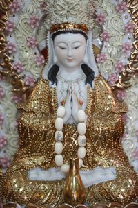Guan Yin Bodhisattva Statue at Leong San Buddhist Temple by Unbekannt