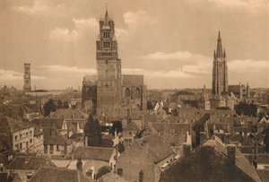 Les trois Tours Beffroi, Cathédrale et Eglise Notre-Dame