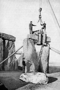 Lifting of an Impost at Stonehenge by Unbekannt