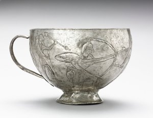 Lion Hunting Cup by Unbekannt