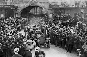 Louis Blériot on His Way to the Savoy Hotel, London, 25 July 1909