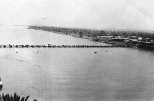 Lower pontoon bridge, Baghdad, Mesopotamia, WWI, 1918