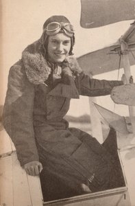 Miss Jean Batten, of New Zealand, who in May, 1934, flew from England to Australia, breaking Mrs. M by Unbekannt