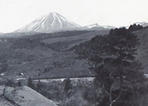 Mount Ngauruhoe by Unbekannt