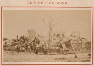 Municipality of Paris (1871): View of the Ruins in the Point-du-Jour District in Paris by Unbekannt