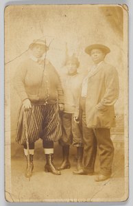 Photographic postcard of three unidentified women, 1904-1918