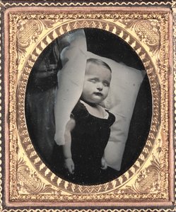 Post-Mortem on Pillow, Vertical, c. 1850 by Unbekannt