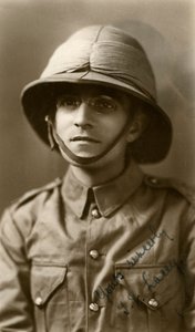Private Lacey, 5th East Surrey regiment, Chakrata, India, 1917 by Unbekannt