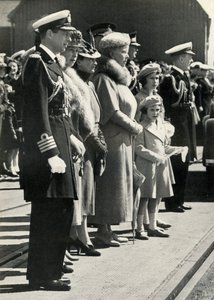 Queen Mary Sets Off to Visit Canada by Unbekannt