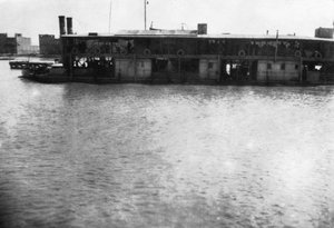River Boat on the Tigris, Mosul, Mesopotamia by Unbekannt