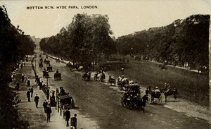 Rotten Row, Hyde Park, London, late 19th-early 20th century by Unbekannt