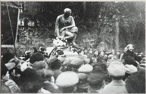Sergei Yesenin at the Koltsov Razin monument dedication, 1918 by Unbekannt