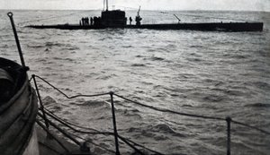 Shipwreck of the Republican submarine B6, August 1936 by Unbekannt