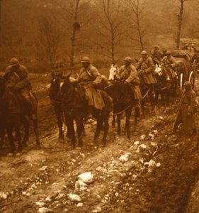 Soldiers on the move, c1914-c1918 by Unbekannt