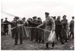 Soviet Airship Landing Crew, Moscow, USSR by Unbekannt