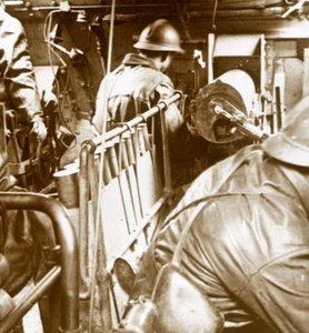 Tank interior, c1914-c1918 by Unbekannt