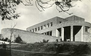The Contemporary Idiom Brick House at Hampstead, London, 1941 by Unbekannt