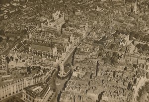 The Lair of the Law as Few Londoners Ever See It: The Temple and the Courts of Justice by Unbekannt
