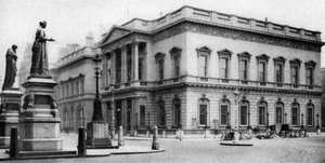 The United Service Club, Waterloo Place, London by Unbekannt