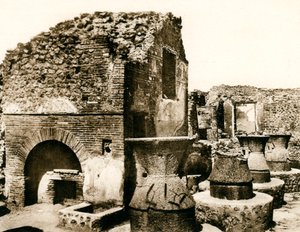 The bakery and mill, Pompeii, Italy by Unbekannt