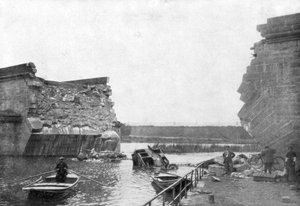 The bridge at Trilport, 1st Battle of the Marne, France, 5-12 September 1914 by Unbekannt