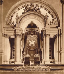 Thrones in the Ballroom at Buckingham Palace, 1935 by Unbekannt