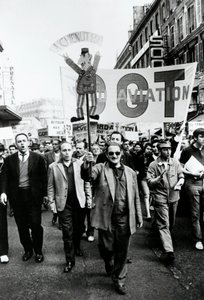 Trade union march, Paris, 1968 by Unbekannt